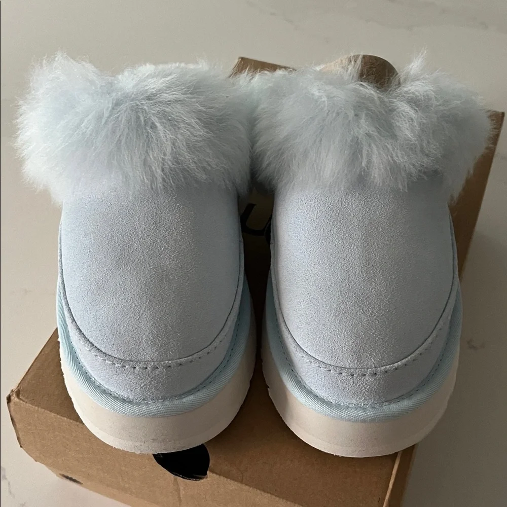 UGG® DISQUETTE CHALET SLIPPERS - Picture 3 of 8